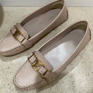 Leather Flat shoes Louis Vuitton